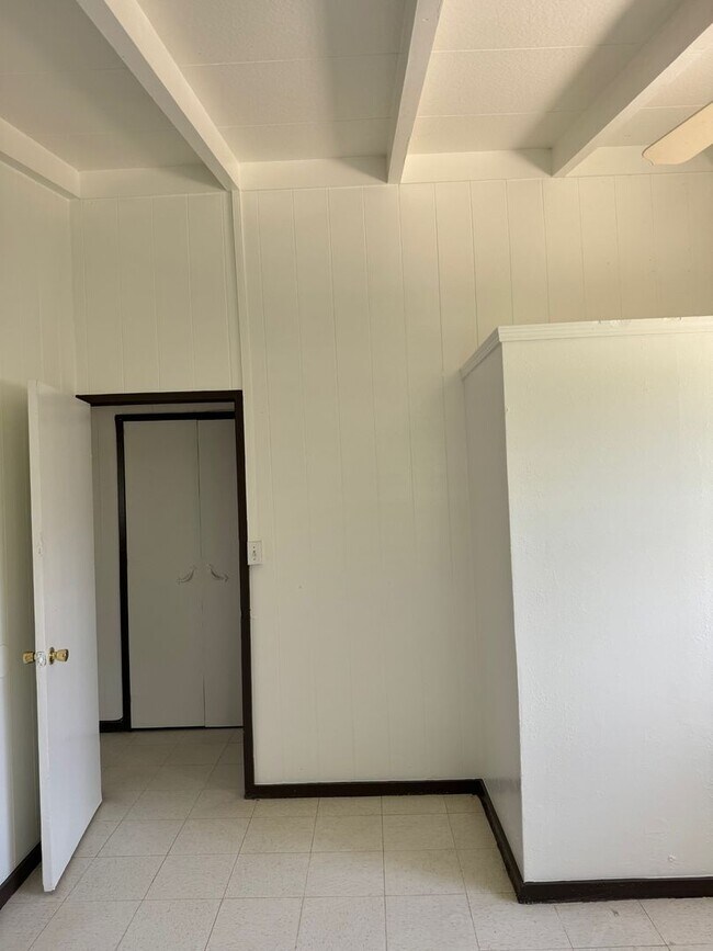 Building Photo - #1061: Mohihi ( 4 bdrm)