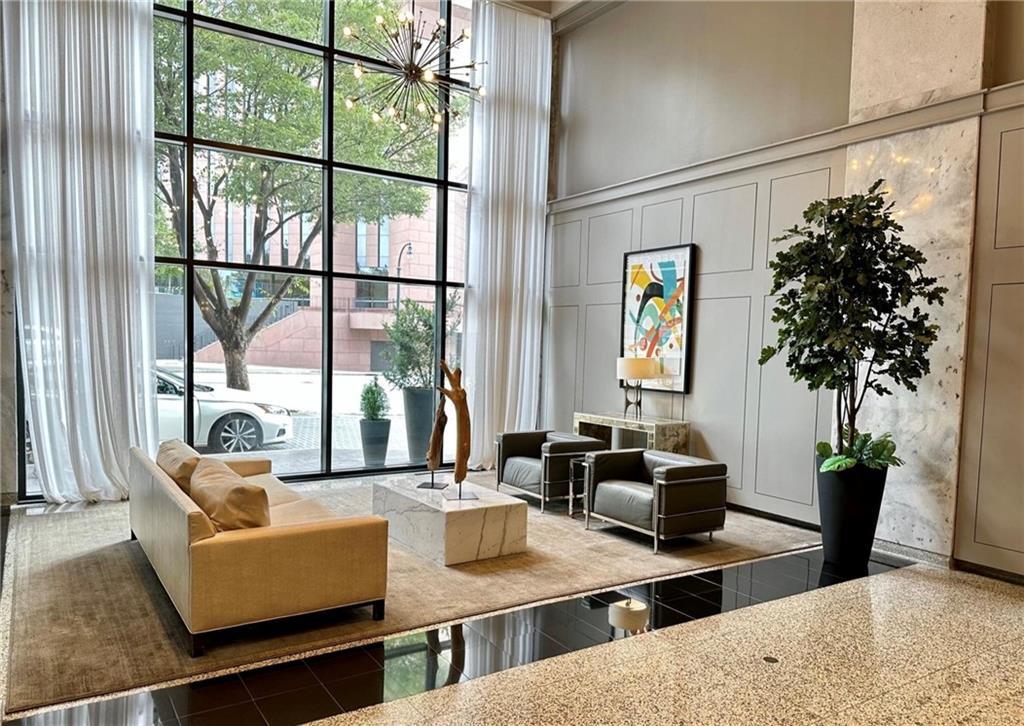 Foto principal - 620 Peachtree St NE