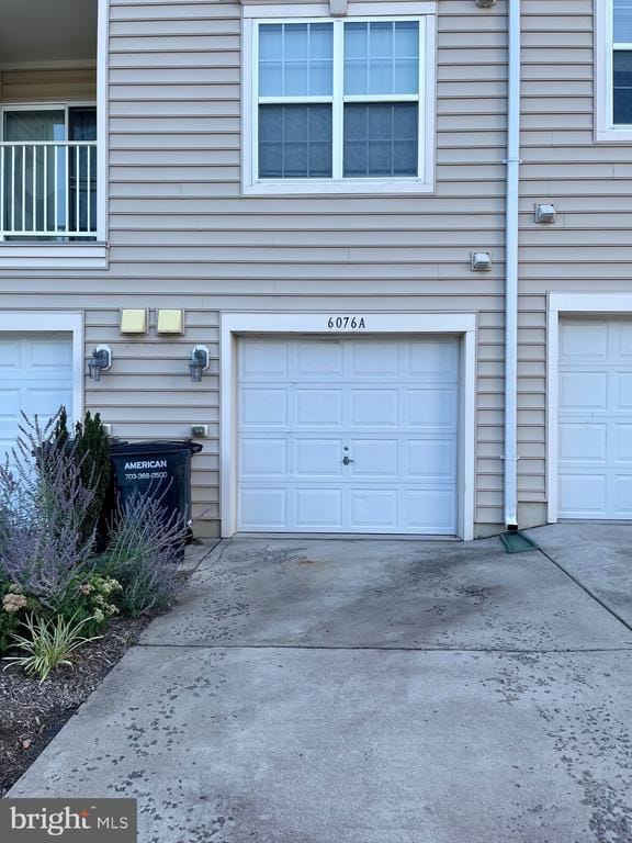 Building Photo - 6076 Wicker Ln