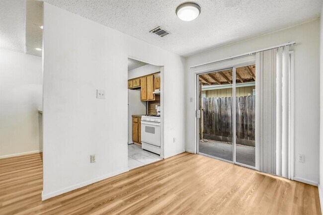 Foto del edificio - 11948 Sunhillow Bend