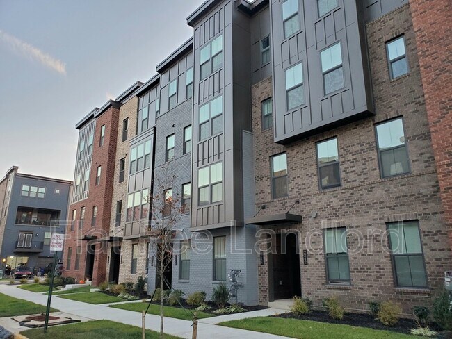 Foto del edificio - 2242 Woodland Gap Terrace
