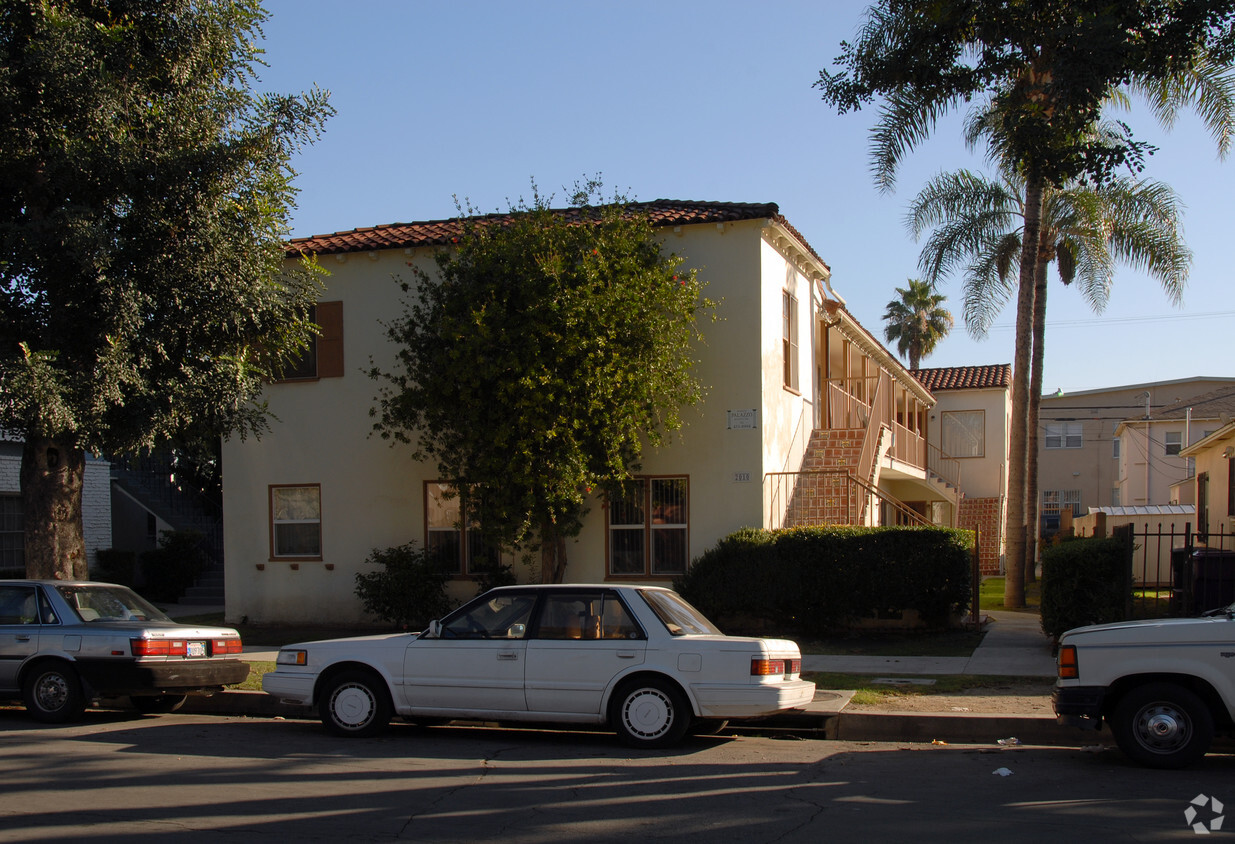 Primary Photo - 2010 Pine Ave