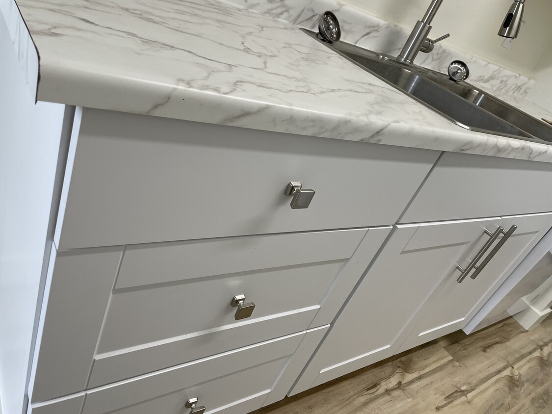 Foto principal - 89 S Valley Dr