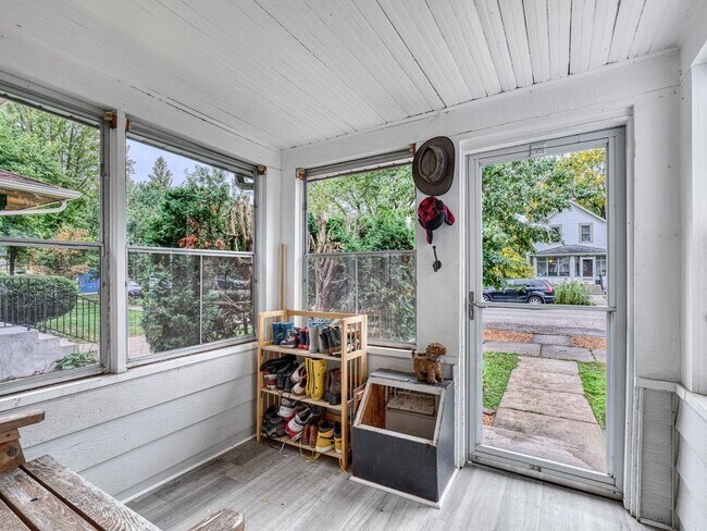 Foto del edificio - 4319 Harriet Ave