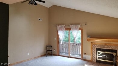 Building Photo - 2121 Ravens Crest Dr