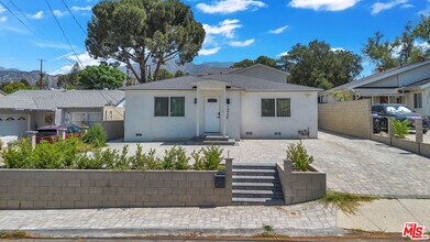 Building Photo - 10930 Eldora Ave