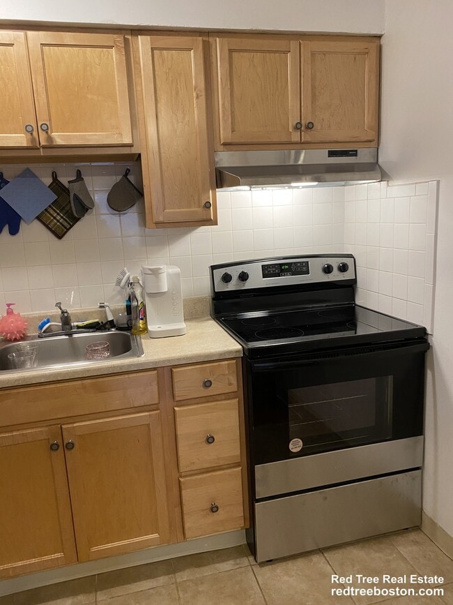 Photo - 239 Kelton St Apartment