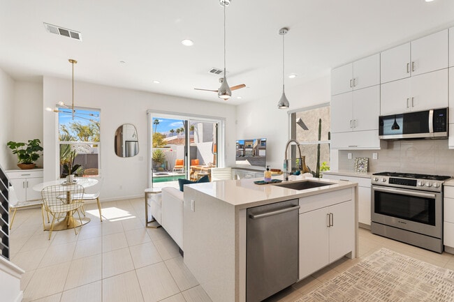 Foto del edificio - 483 Beacon Way