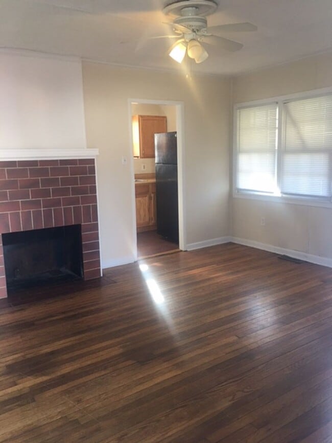 Photo - Bungalow with fully fenced back  yard    2... House