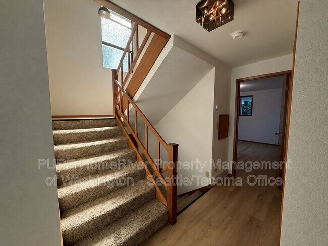 Building Photo - 2114 41st Ave SW