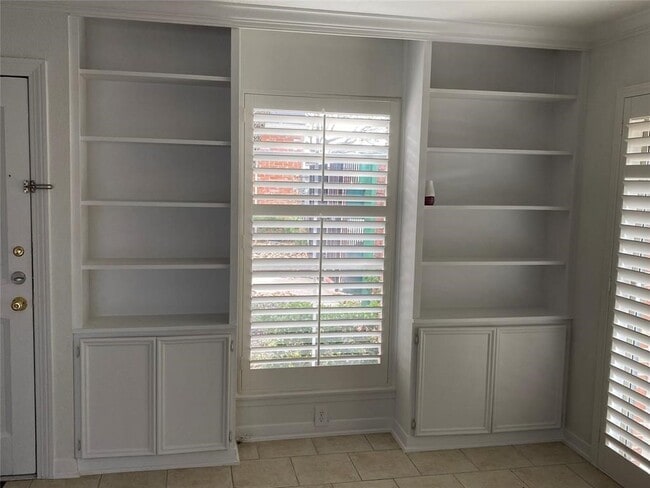 Building Photo - 2635 Marilee Ln