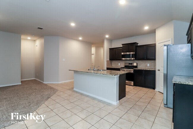 Foto del edificio - 712 Rutherford Dr
