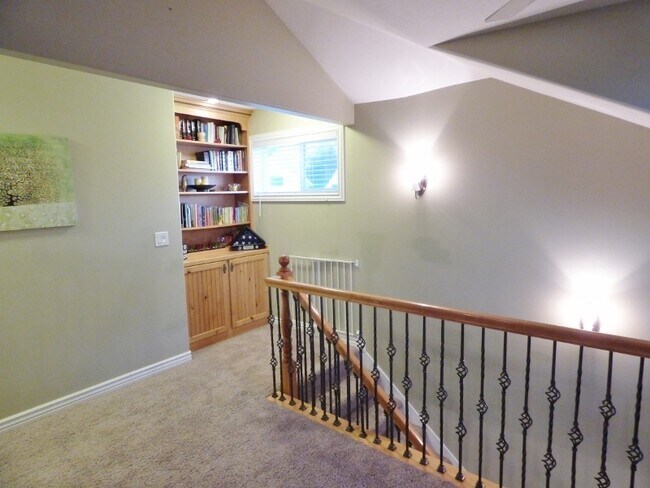 Foto del edificio - Great 3 BD 2.5 BA Twin Home. Great Location.