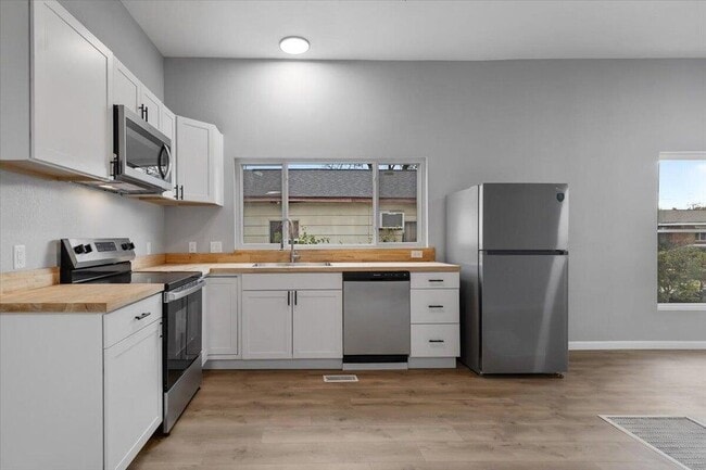 Foto del edificio - 1901 Walker Ave