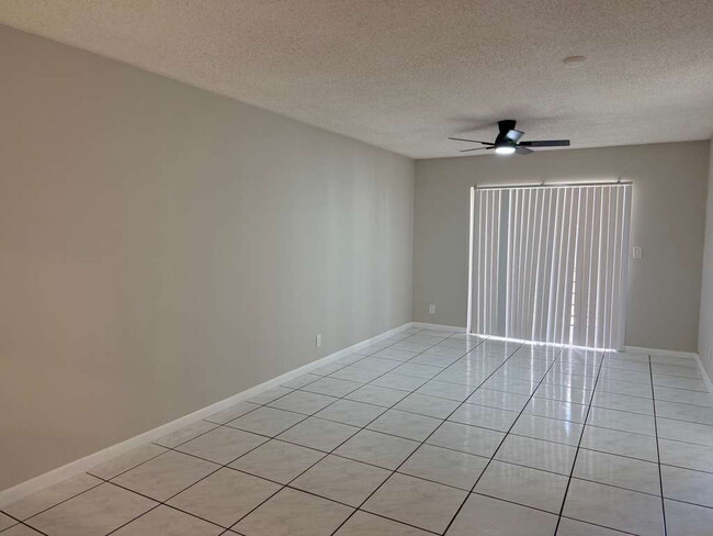 Foto del edificio - Spacious 2BR/2BA Condo near Universities, ...