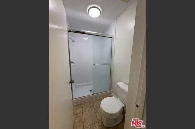 Foto del edificio - 15207 Magnolia Blvd