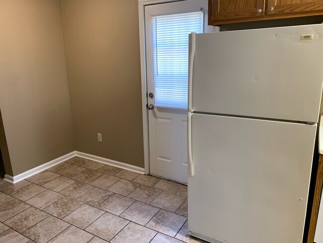 Building Photo - 253 Foxworth Dr
