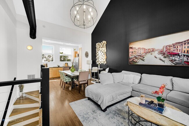 Foto del edificio - 2828 N Talman Ave