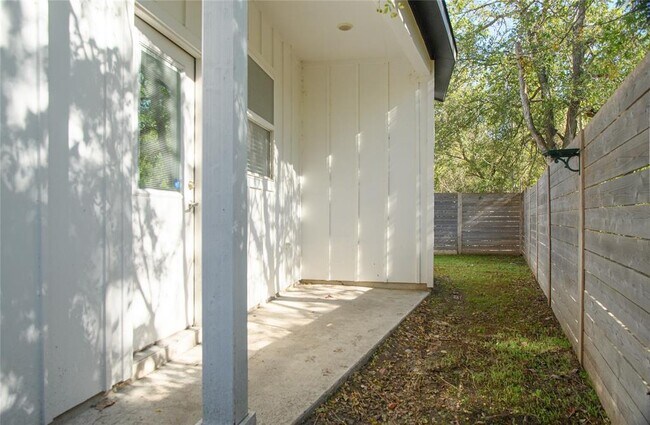 Foto del edificio - 6325 Ponca St