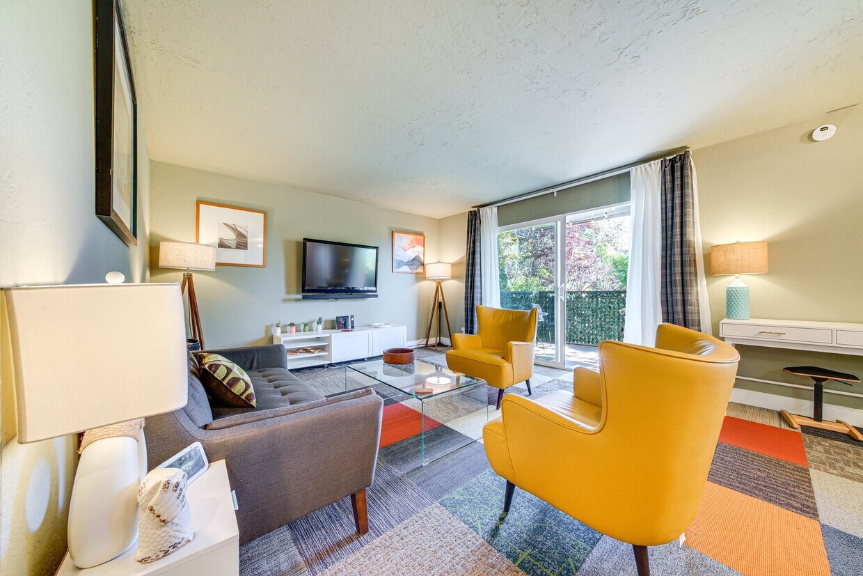 Foto principal - 1425 S Puget Dr