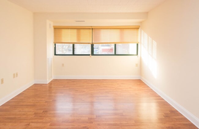 Interior Photo - Whitney Towers, L.L.C. (WTL)