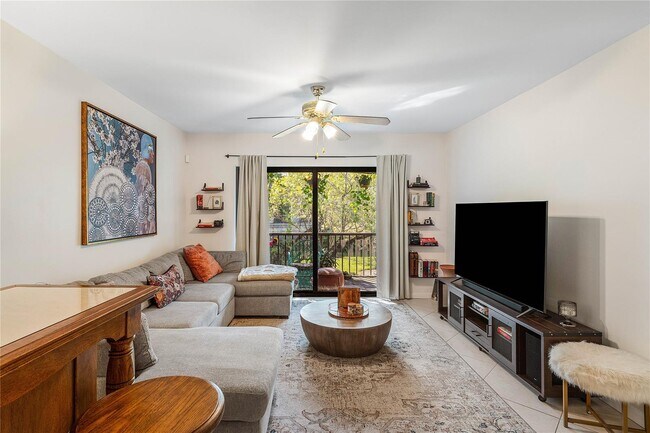 Building Photo - 3111 Oakland Shores Dr