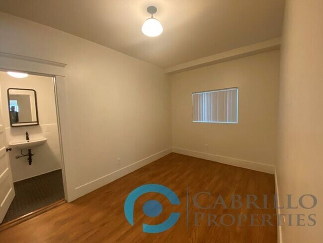 Foto del edificio - 2241 Fourth Ave