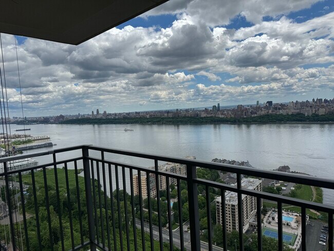 Foto del edificio - 7855 Boulevard East