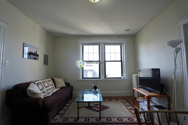 Photo - 294 Harvard St Apartment