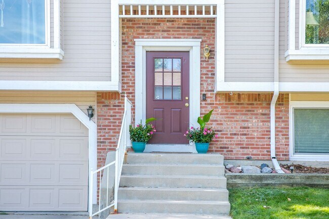 Building Photo - Stunning 3-Bed/2-Bath in Broomfield!