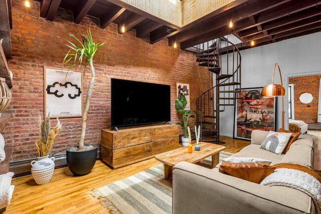 Foto del edificio - 352 Bowery