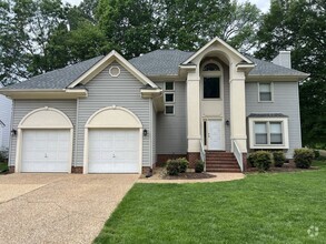 Building Photo - 939 Edgewater Dr