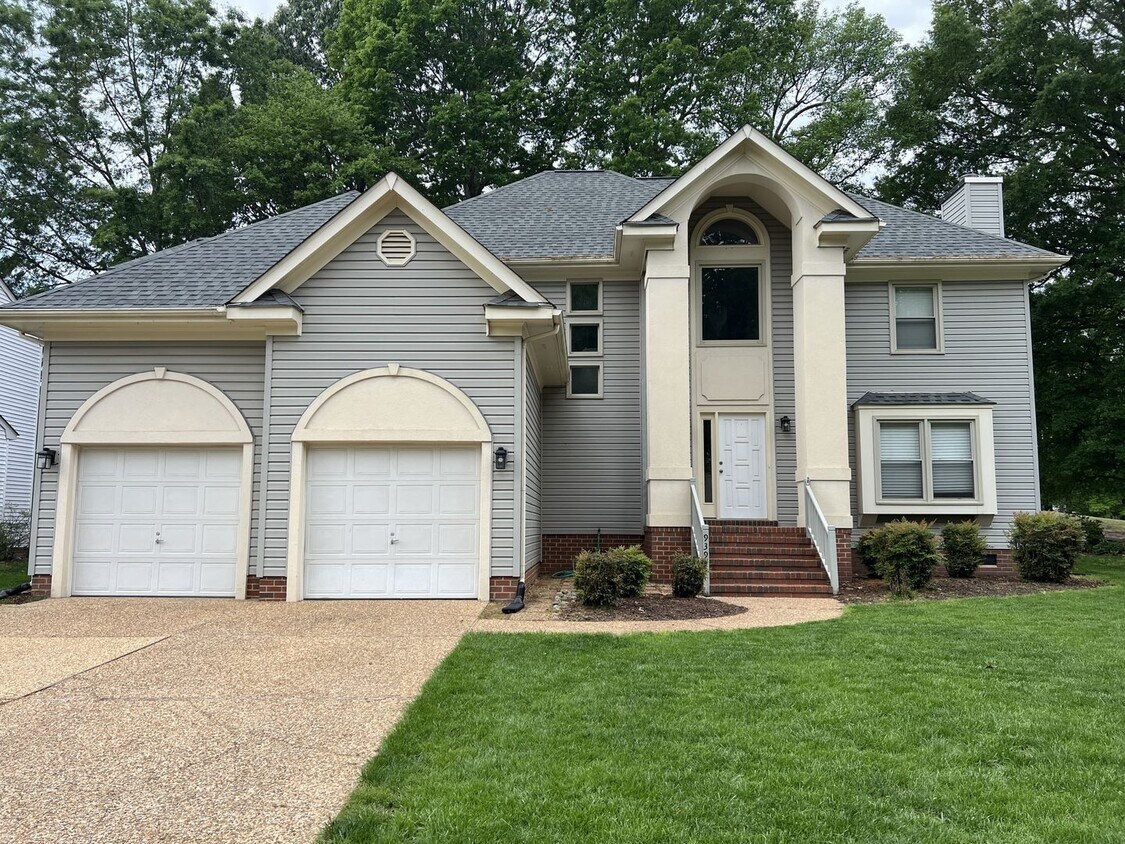 Foto principal - Beautifully Updated Kiln Creek Home with G...