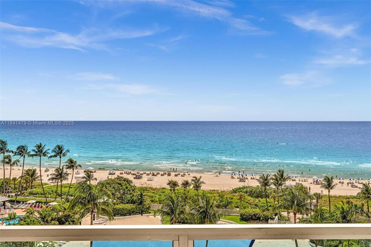 Foto principal - 5161 Collins Ave