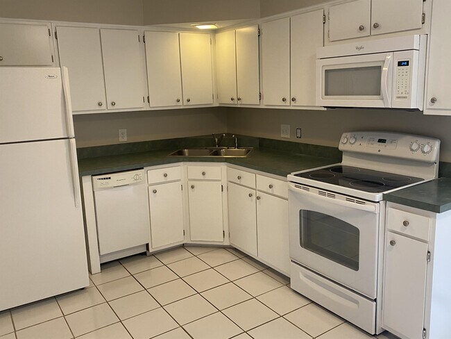 Photo - 546 Brookside Ct Townhome