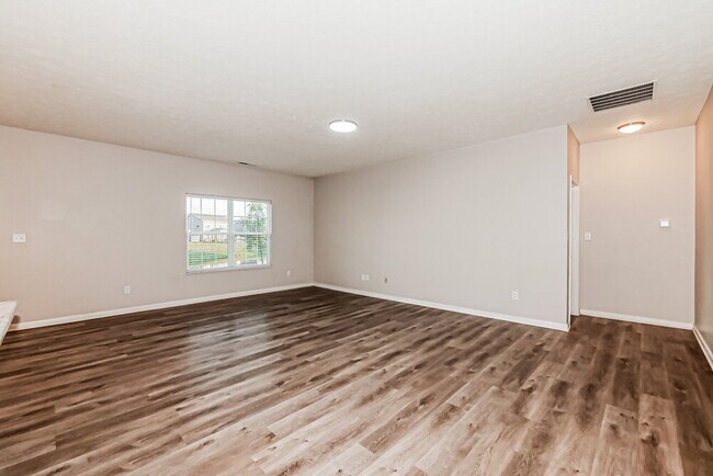 Building Photo - 2255 Silver Spoon Dr
