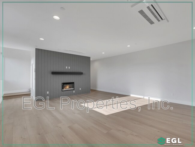 Foto del edificio - 514 Grand Blvd