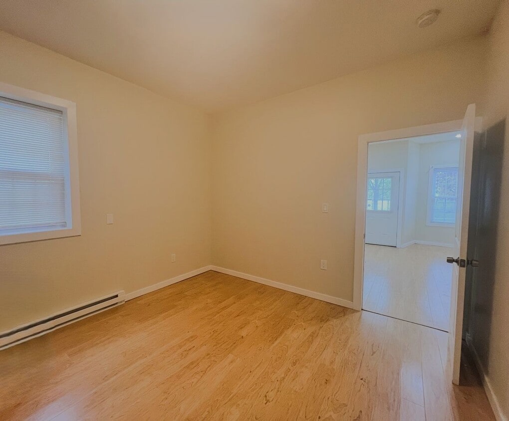 Building Photo - 19 Hoosac St
