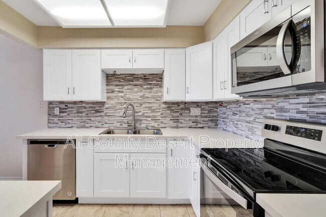 Building Photo - 73885 Saquaro Ct