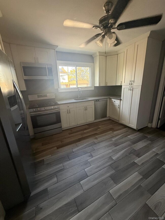 Building Photo - 121 Carroll Ave