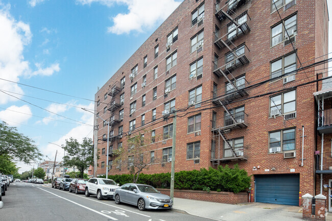 Building Photo - 83-40 Britton Ave