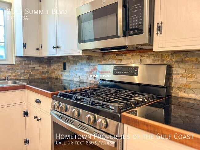 Foto del edificio - 2115 Summit Blvd