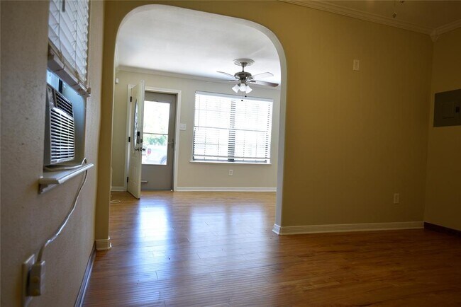 Foto del edificio - 4322 Allen St
