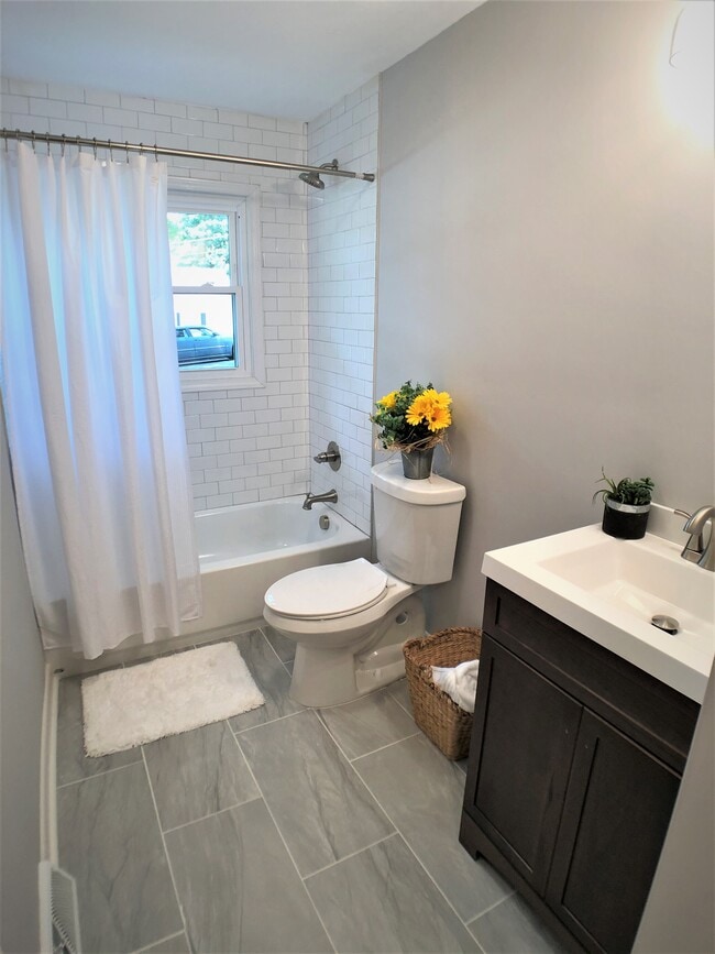 Building Photo - 317 Ellis St