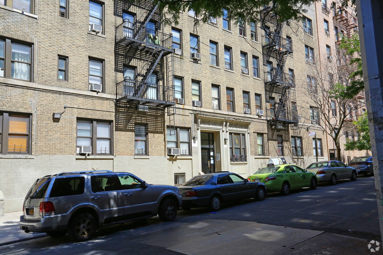 Building Photo - 647-653 W 174th St