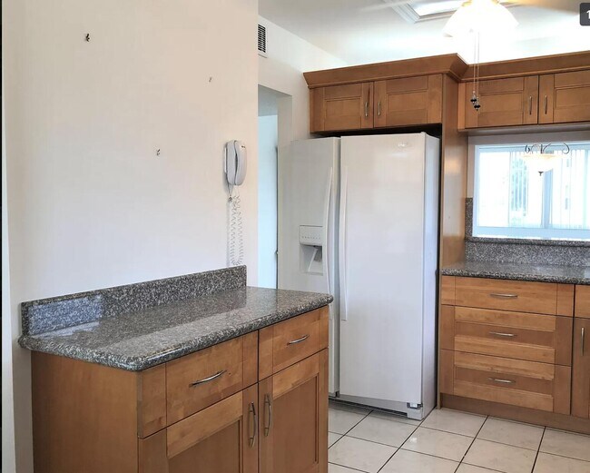 Building Photo - 6770 Royal Palm Blvd