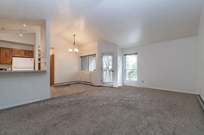 Foto del edificio - "Charming 2-Bed, 2-Bath Apartment in Boulder – Spacious 920 Sq Ft Gem!"