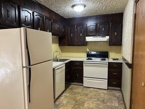 Building Photo - 75 Winthrop St