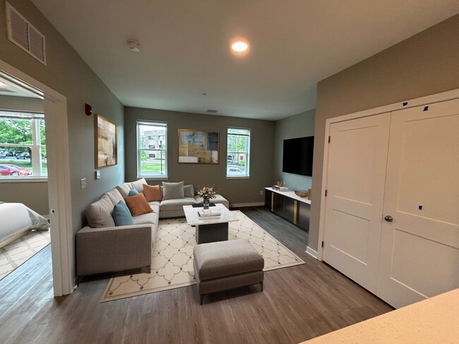 Building Photo - Residences at Harper