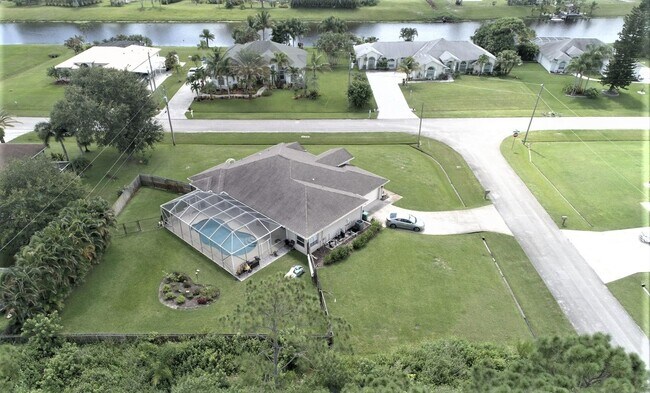 Foto del edificio - 158 SW S Danville Cir